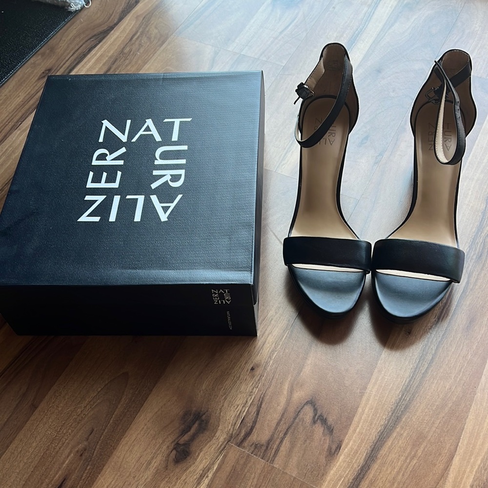 Naturalizer Fields Black Leather Heels